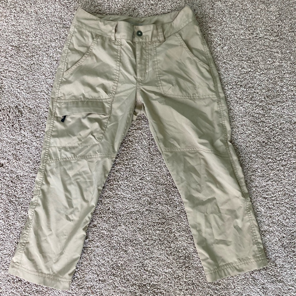 Women’s size 2 Columbia outdoor Capri pants